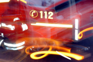 A4: Lkw mit Reifen und Lacken brennt