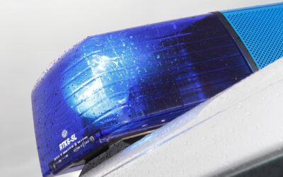 KS: Diebe mit E-Scooter; Doppeldeckerbus gegen Mercedes