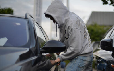 SEK: Autos aufgebrochen; Einbruch