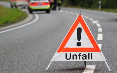 Tödlicher Unfall in der Rhön: Auto stürzt Abhang hinab und brennt aus