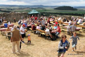 Der Berg ruft: Familienfest auf der Obernburg in Gudensberg