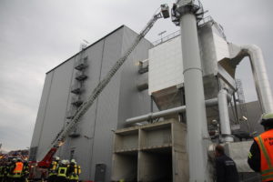 Feuerwehr übte Menschenrettung und Brandbekämpfung