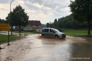 170 Feuerwehrleute nach Wetterkapriolen im Einsatz