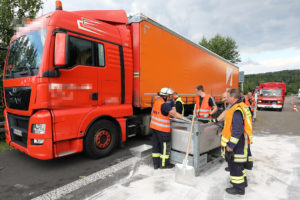 A5: Platzender Reifen reißt Kraftstofftank auf