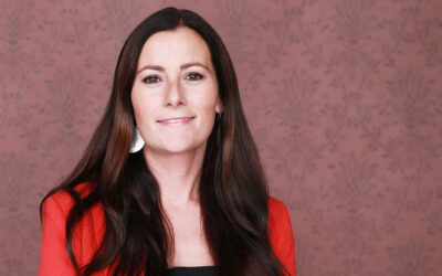 Janine Wissler kommt auf den Kasseler Königsplatz