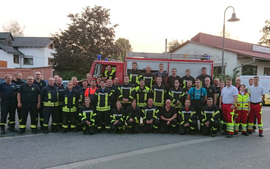 Zella: Feuerwehrleute bewältigen Einsatzübung gemeinsam