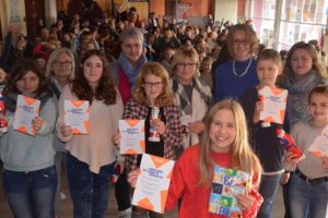 Anna-Laura Ginthum gewinnt Vorlesewettbewerb der Ursulinenschule
