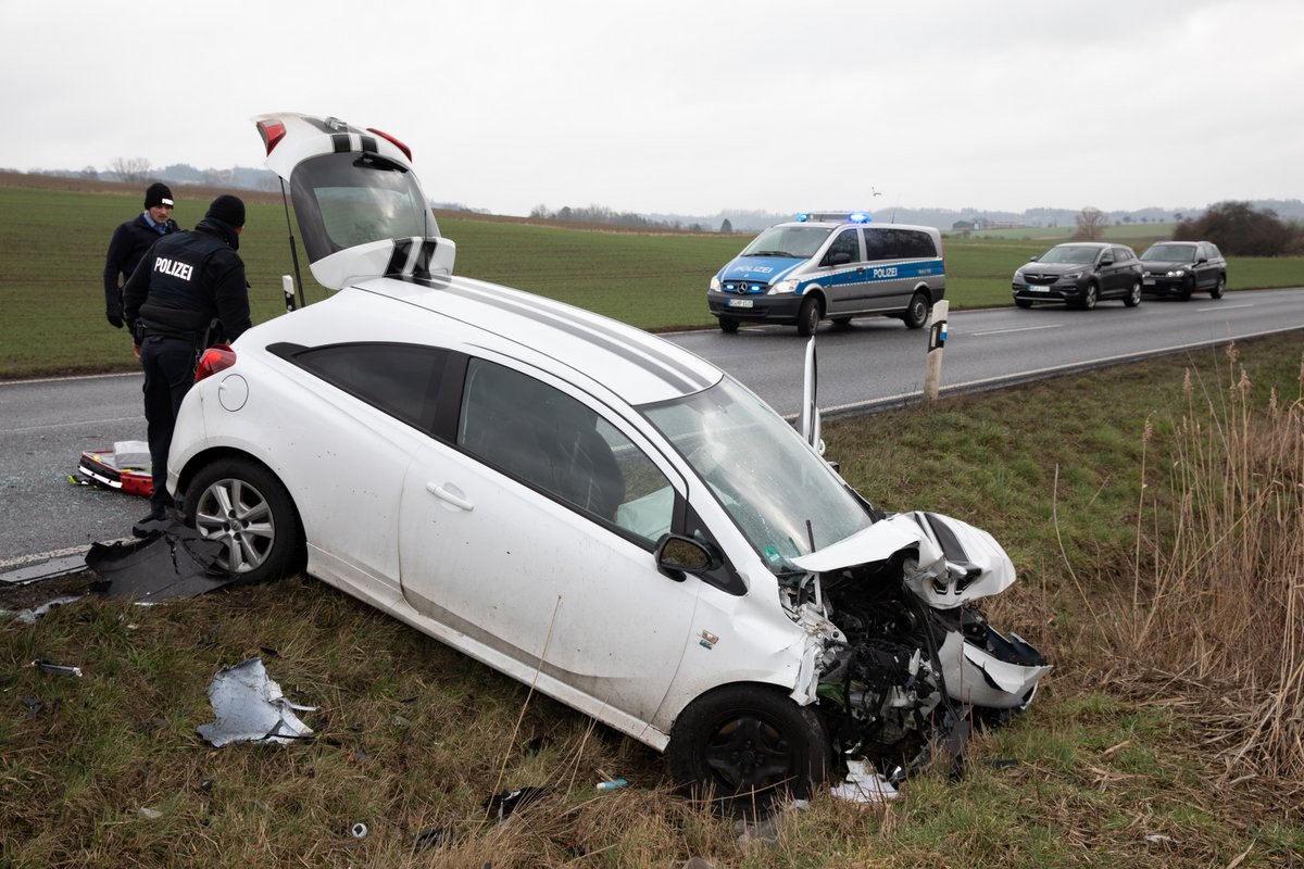 B254: Zwei Männer Bei Unfall Schwer Verletzt – Nh24.de