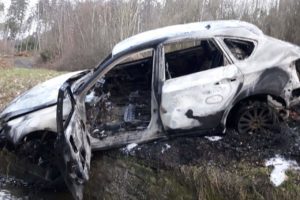 Appenfeld: Auto geht nach Unfall in Flammen auf