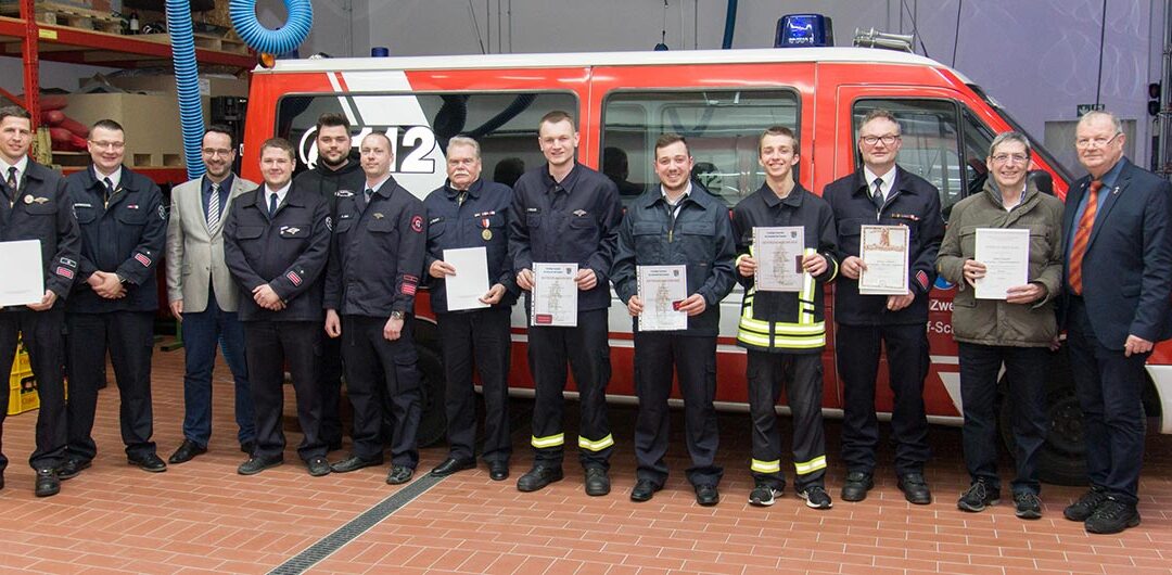 Oberurff-Schiffelborn: Viele Ehrungen und Beförderungen bei der Feuerwehr