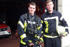 Feuerwehrleute aus dem Hochland schließen Ausbildung ab