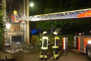 Bad Wilhelmshöhe: Flammen beschädigen Gebäude des Wilhelmgymnasiums