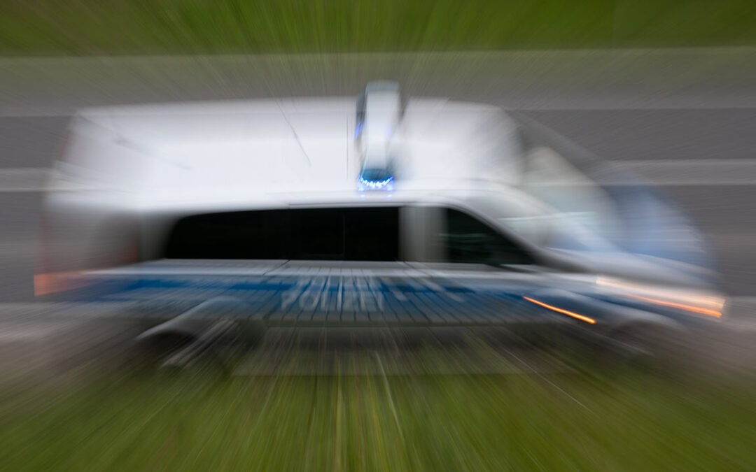 KS: Randalierer beschädigt sieben Fahrzeuge; Festnahme nach Einbrüchen