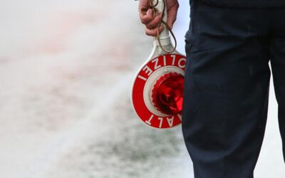 Rasante Flucht mit 2 Promille: Polizei stoppt 41-jährigen Autofahrer