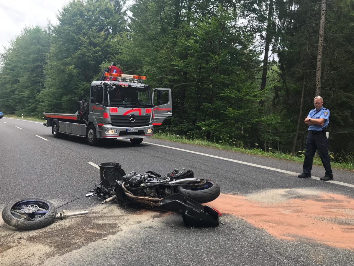 Zwei Motorradfahrer Kommen Bei Unfällen In Nord- Und Osthessen Ums ...