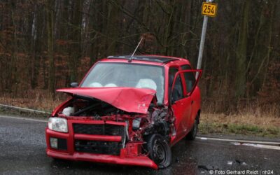 Ziegenhain: Verletzte nach Zusammenstoß zweier PKW auf der B254