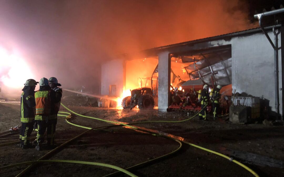 Vollbrand auf Aussiedlerhof in Guxhagen (Fotostrecke und Video)