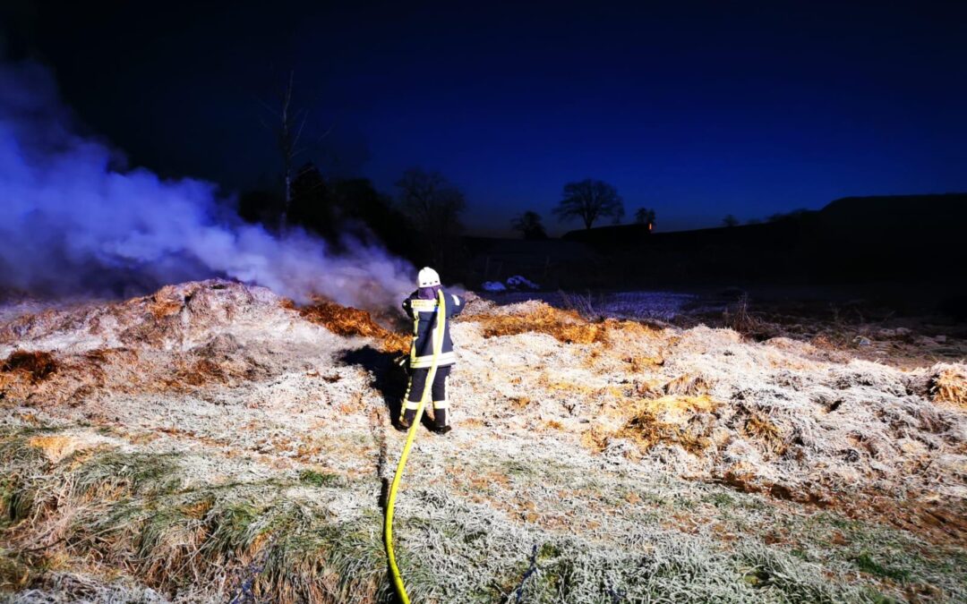 Guxhagen: Feuerwehr rückt zu Nachlöscharbeiten aus