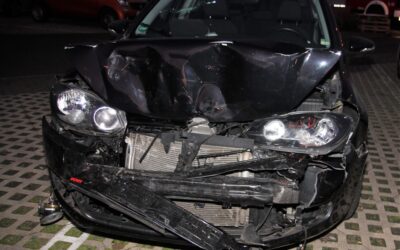 Zwei Verletzte auf der B 487 nach Auffahrunfall im Berufsverkehr