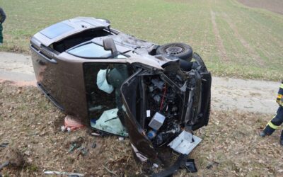 Schwerer Unfall mit mehreren Verletzten auf der L3241 nahe Velmeden