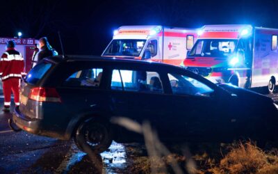 B 254: Autos prallen im Kreuzungsbereich zusammen – drei Leichtverletzte