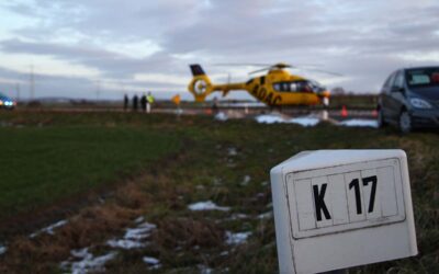Zwei Kinder und zwei Frauen werden bei Unfall schwer verletzt (Video)