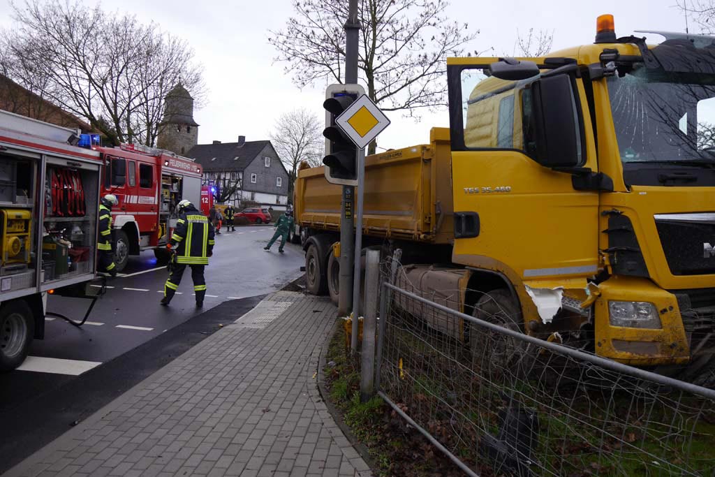 B 254: Ortsdurchfahrt Von Deute Nach Unfall Voll Gesperrt – Nh24.de