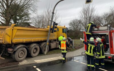 B 254: Ortsdurchfahrt von Deute nach Unfall voll gesperrt