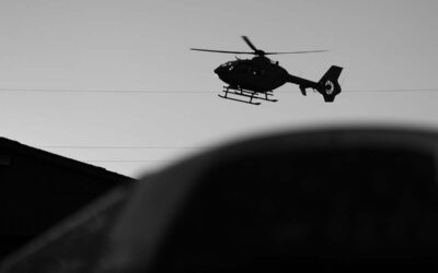 Neukirchen: Motorradunfall; Lkw rutscht ab