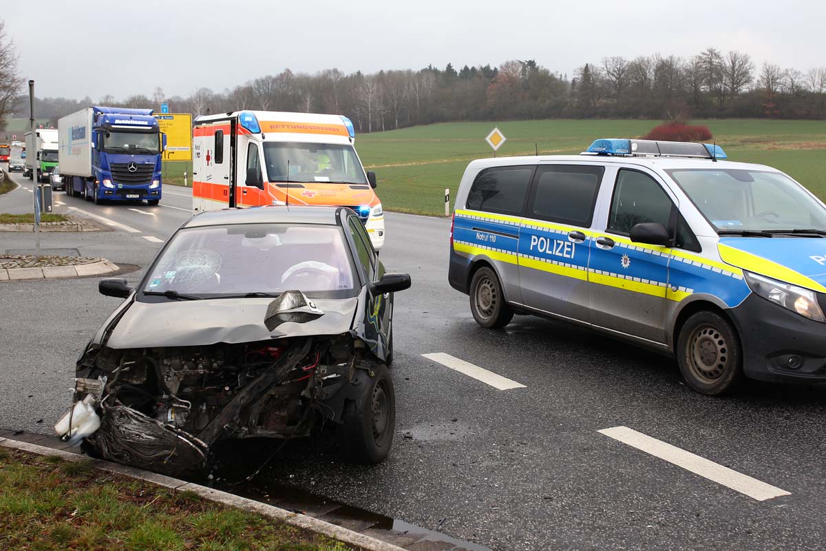 Autos Prallen In Höhe Des Fünftenwegs Zusammen - Nh24.de