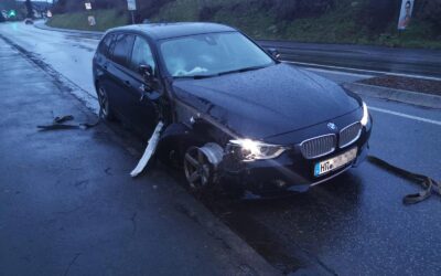 Alkoholisierter Fahrer (32) prallt gegen geparkten Pkw