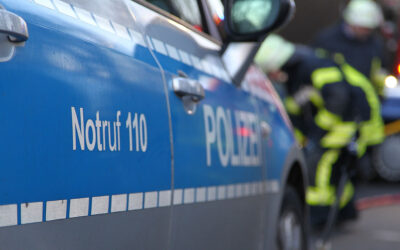 KS: Traktorfahrer (70) verprügelt; Brand; u. a.