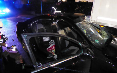 Mann wird bei Unfall eingeklemmt und schwer verletzt