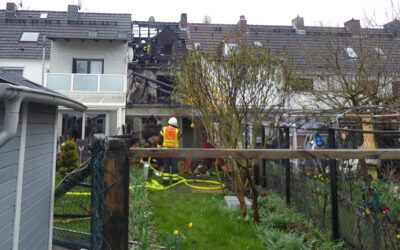 KS: Fußgängerin von Motorrad erfasst; Dachstuhl brannte; Messerstiche in Flüchtlingsunterkunft