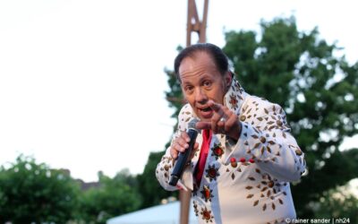 Märchenbühne: Total wie Elvis Presley…