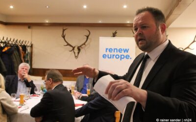 Demokratie- und Friedensmacher in der Minderheit