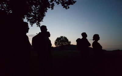 Vom Sonnenuntergang bis zum Sonnenaufgang