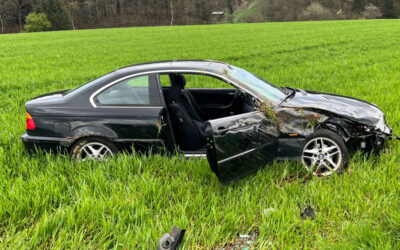 BMW überschlug sich nach Zusammenprall