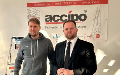 FREIE WÄHLER besuchen Deutschlands größten Online-Fachhandel für Leitern und Gerüste