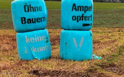 Schwalmstadt: Bauern versammeln sich an Mahnfeuer