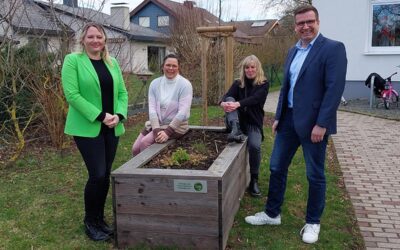 EAM unterstützt nachhaltiges Gärtnern in Espenau mit Hochbeet-Spende