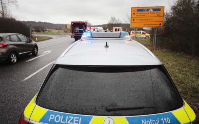 SEK: Unfall auf der B 323; vermisste Seniorin gefunden; Diebstahl