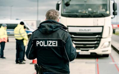 KS: Autoinsassen mit Drohne gesucht; Kontrolle und Unfall auf A 7