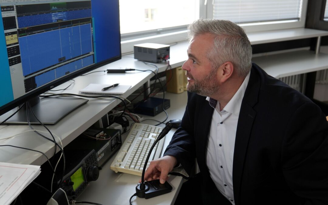 Kontaktaufbau der Amtsträger aus Baunatal und Laupheim per Funkbrücke