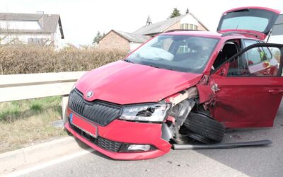 Autos kollidieren in Nassenerfurth