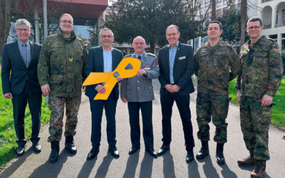 Landkreis Kassel demonstriert Solidarität mit Bundeswehr durch „Gelbe Schleife“