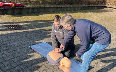 Lebensrettende Maßnahmen: Erste-Hilfe-Workshop für Sechstklässler