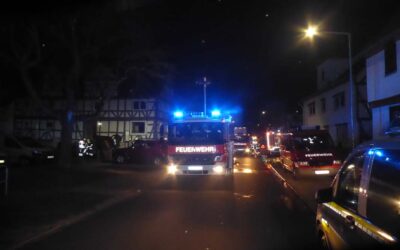 Feuerwehr verhindert Übergreifen auf Nachbargebäude