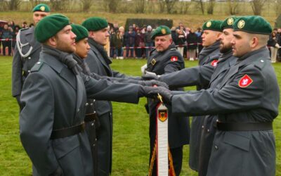 113 Rekruten leisten Gelöbnis beim Jägerbataillon 1 in Schwarzenborn