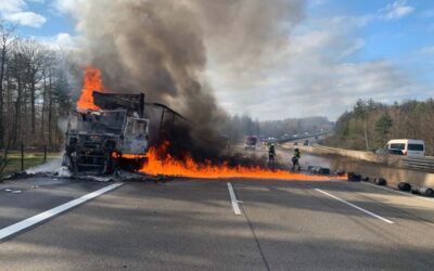 A 7: Autobahn nach Lkw-Brand stundenlang gesperrt
